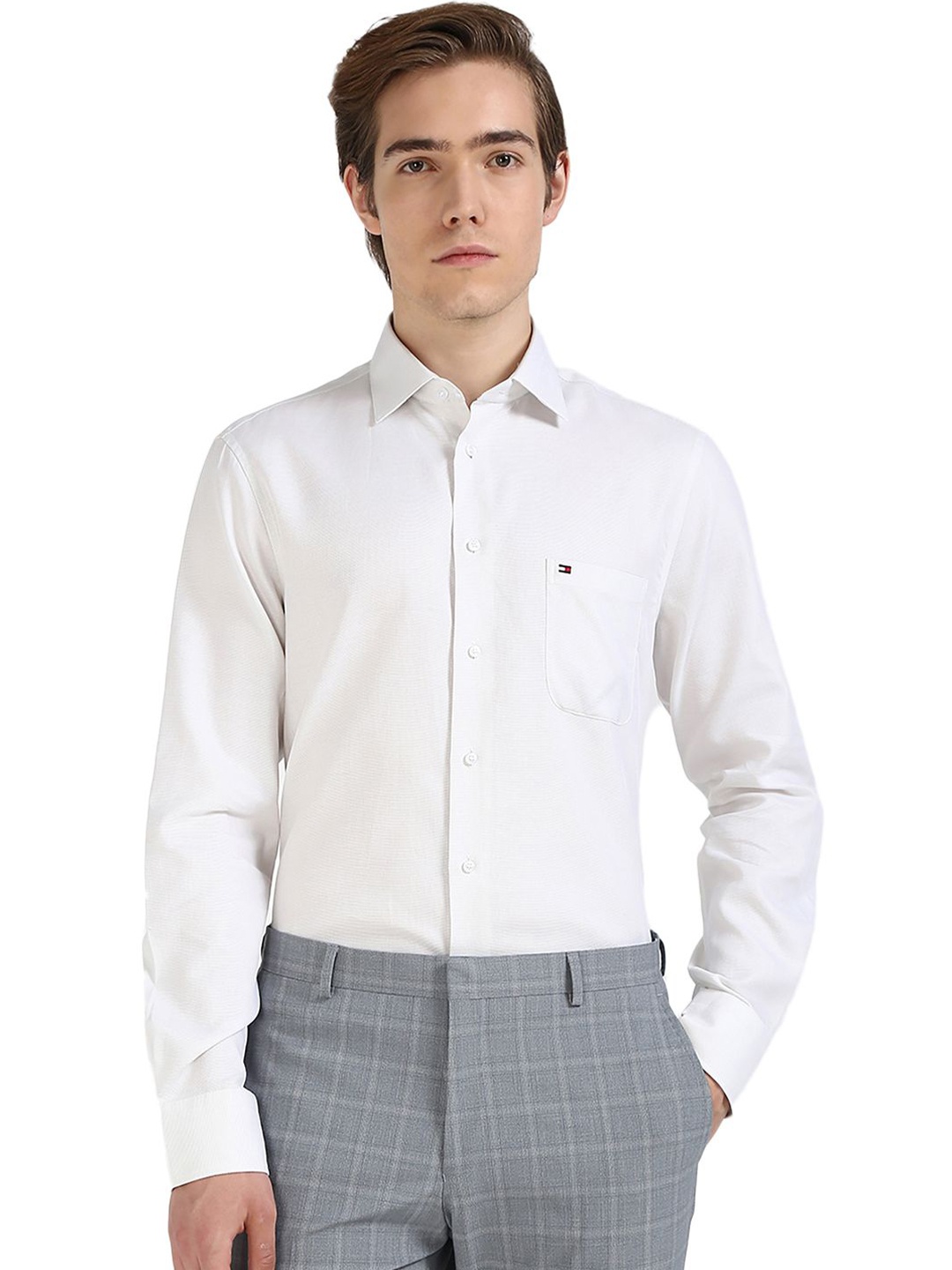 

Tommy Hilfiger Men Spread Collar Solid Cotton Formal Shirt, White