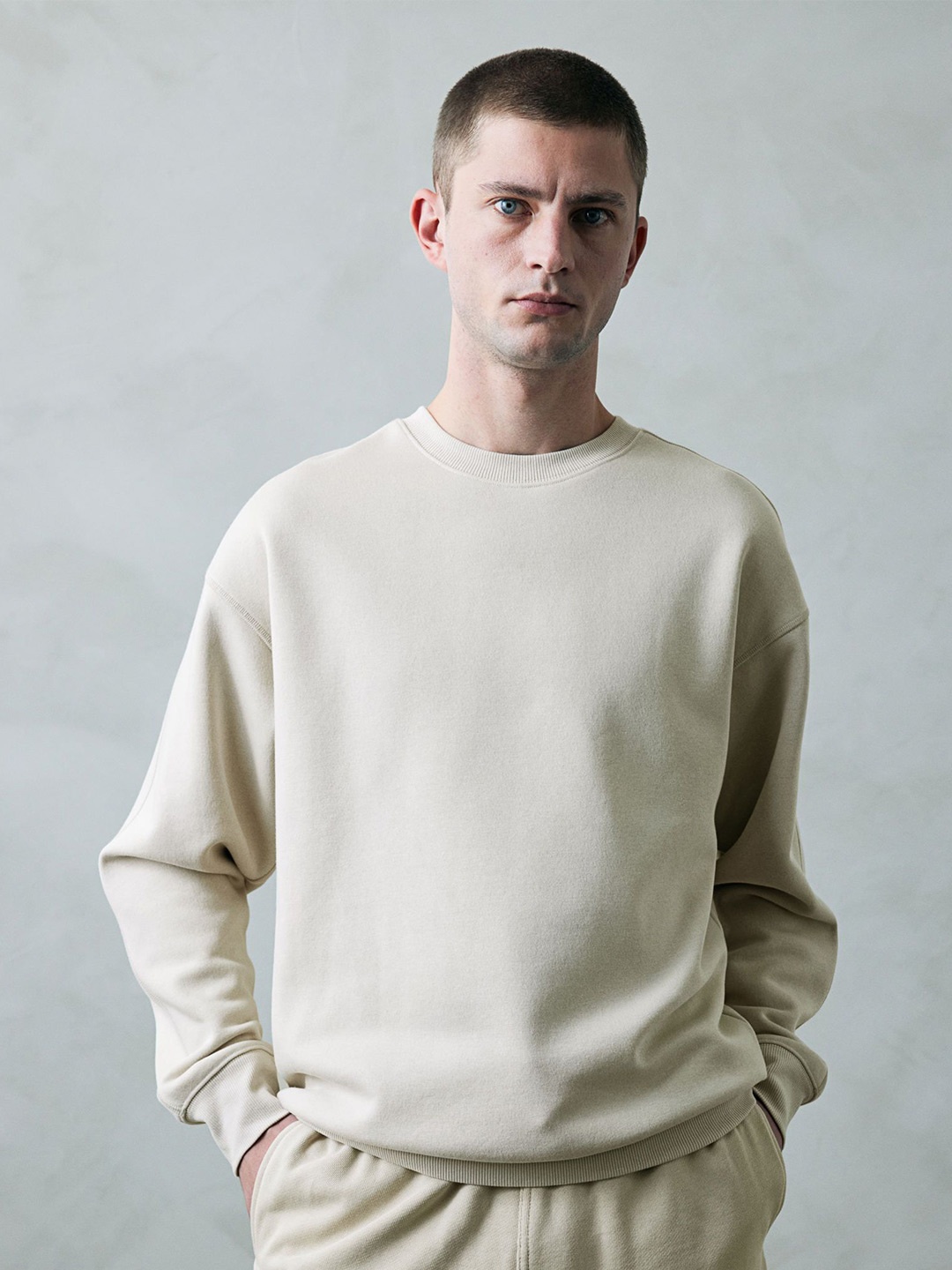 

H&M Men THERMOLITE Loose Fit Sweatshirt, Beige