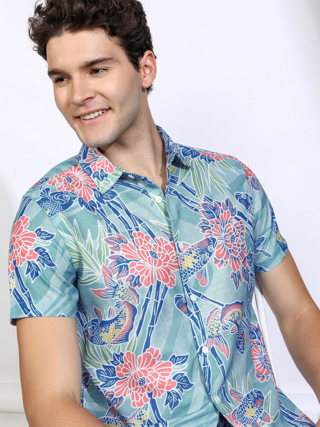 

Highlander Men Coral Printed Casual Regular Fit Shirt, Blue
