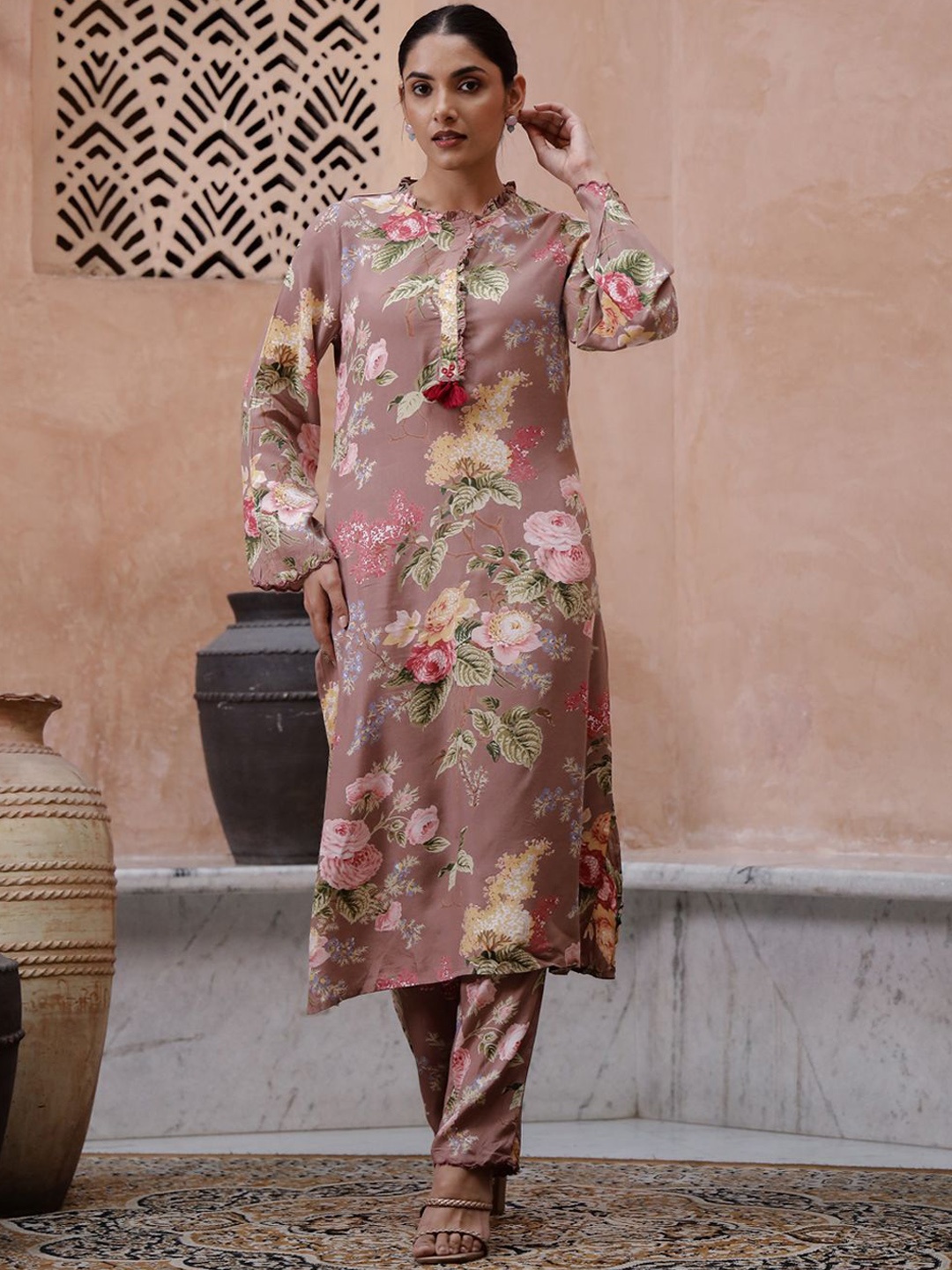 

RangDeep Round Neck Floral Printed Straight Kurta with Trousers, Peach