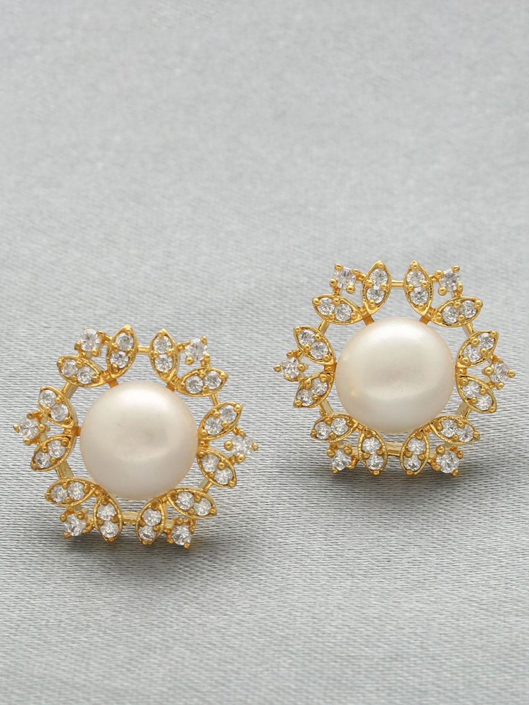 

Sri Jagdamba Pearls Dealer Gold-Plated Contemporary Pearls Studs