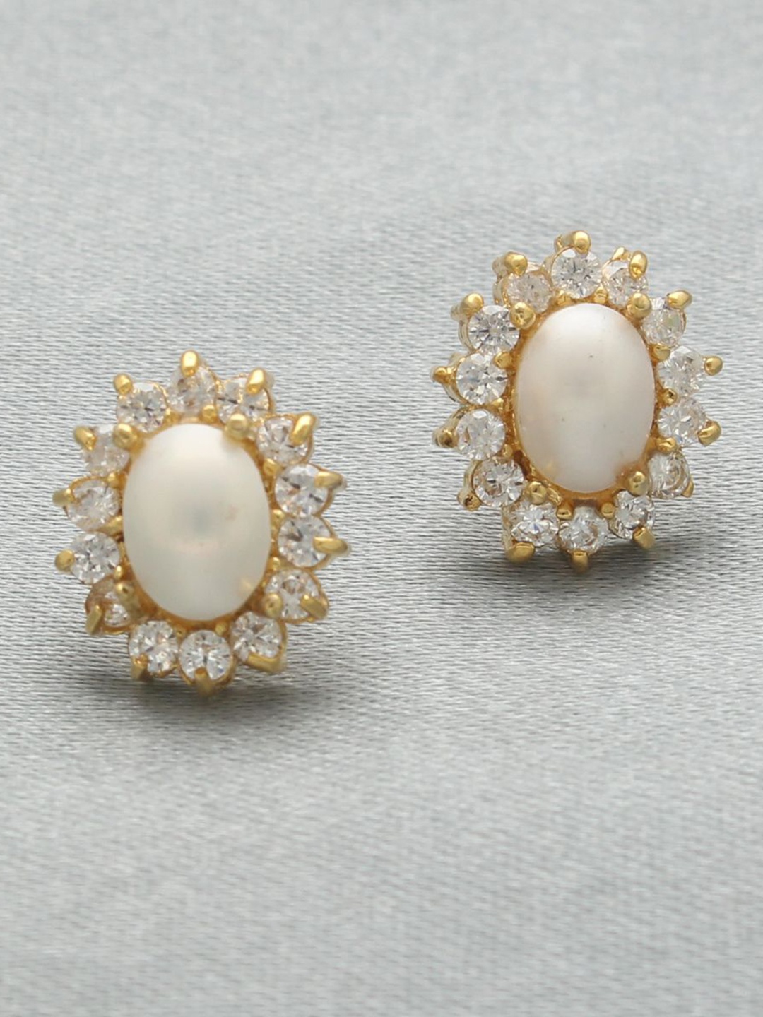 

Sri Jagdamba Pearls Dealer Xyla Gold-Plated Beaded Contemporary Studs