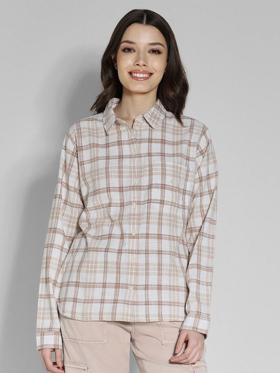 

AMERICAN EAGLE OUTFITTERS Women Spread Collar Checked Cotton Casual Shirt, Beige