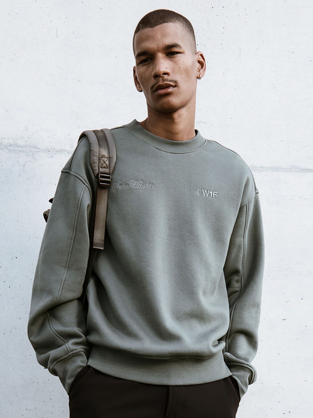 

H&M Men Embroidered Sweatshirts, Green