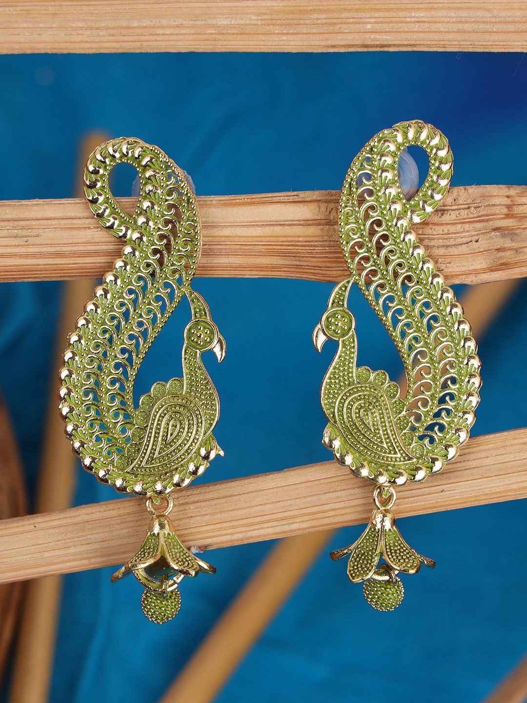 

Anouk Gold Plated Peacock Shaped Drop Earrings