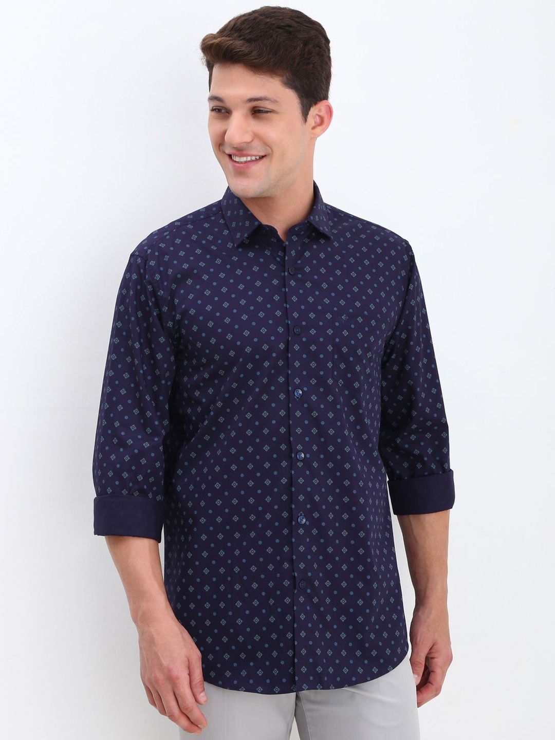 

Allen Solly Men Classic Spread Collar Floral Printed Cotton Slim Fit Casual Shirt, Navy blue