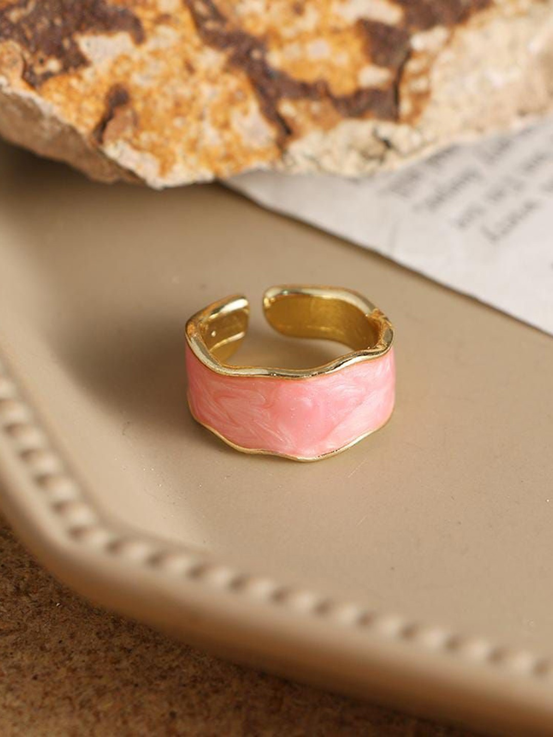 

YU FASHIONS Gold-Plated Stainless Steel Enamelled Adjustable Finger Ring