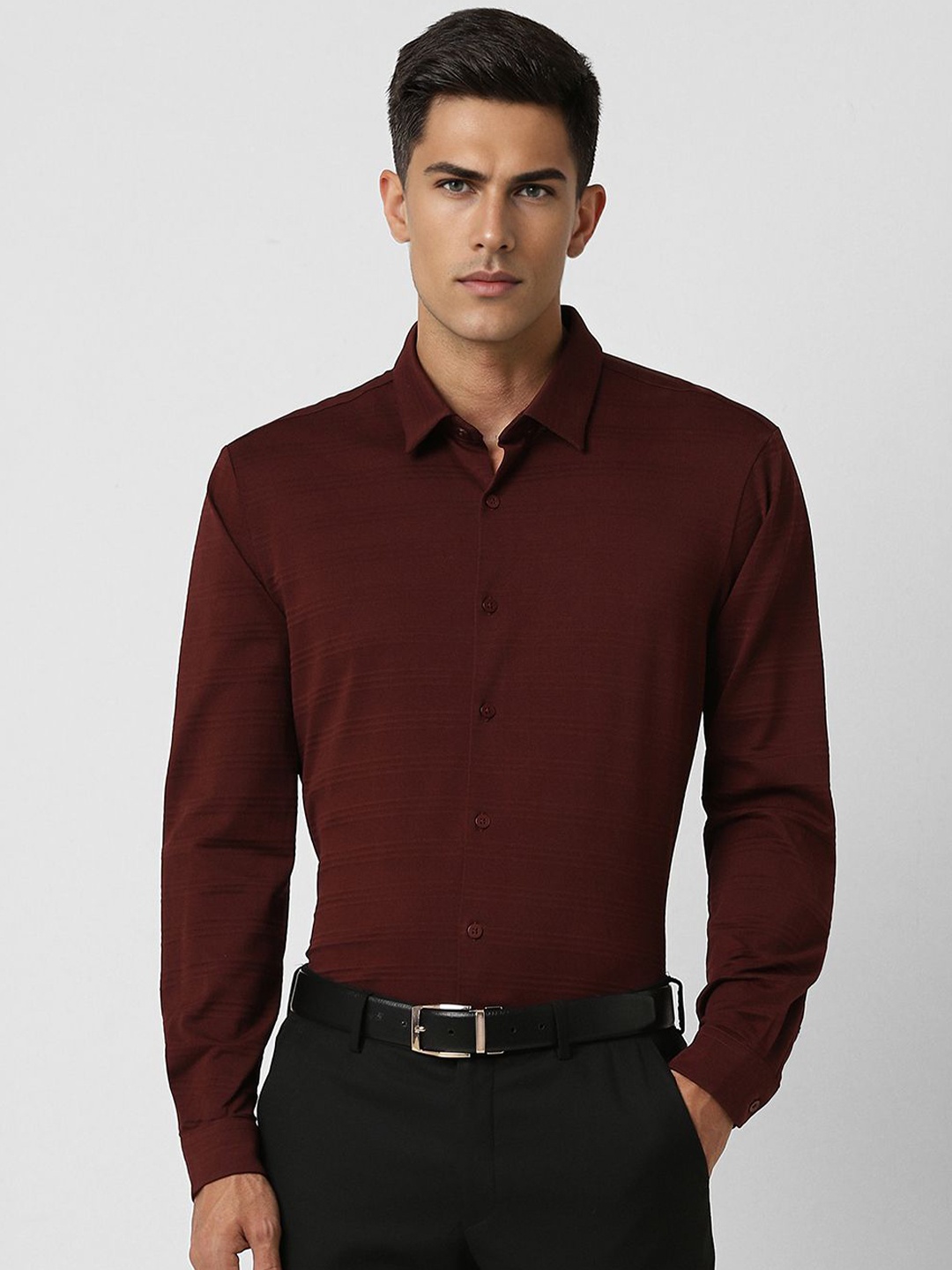 

V Dot Men Spread Collar Horizontal Striped Cotton Slim Fit Formal Shirt, Maroon