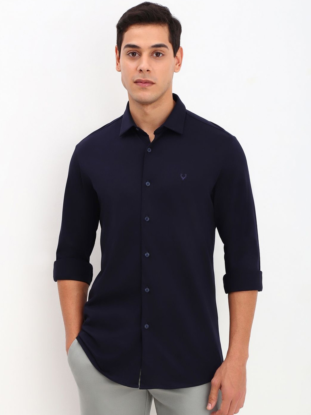 

Allen Solly Men Spread Collar Solid Cotton Slim Fit Casual Shirt, Navy blue