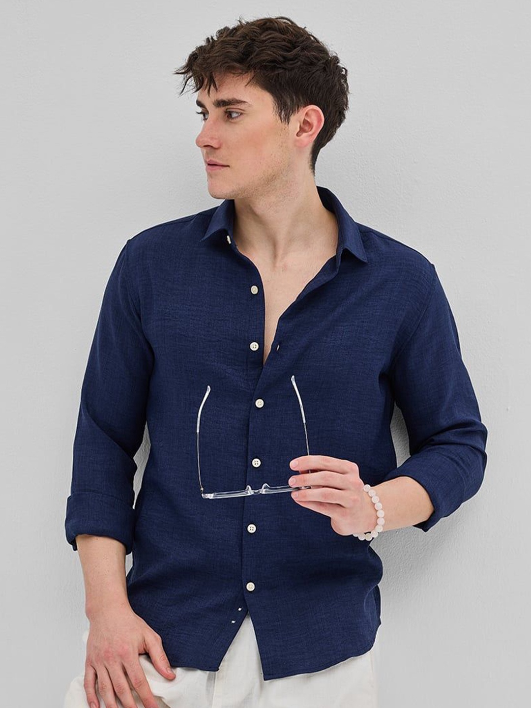 

Snitch Men Smart Spread Collar Solid Casual Shirt, Navy blue