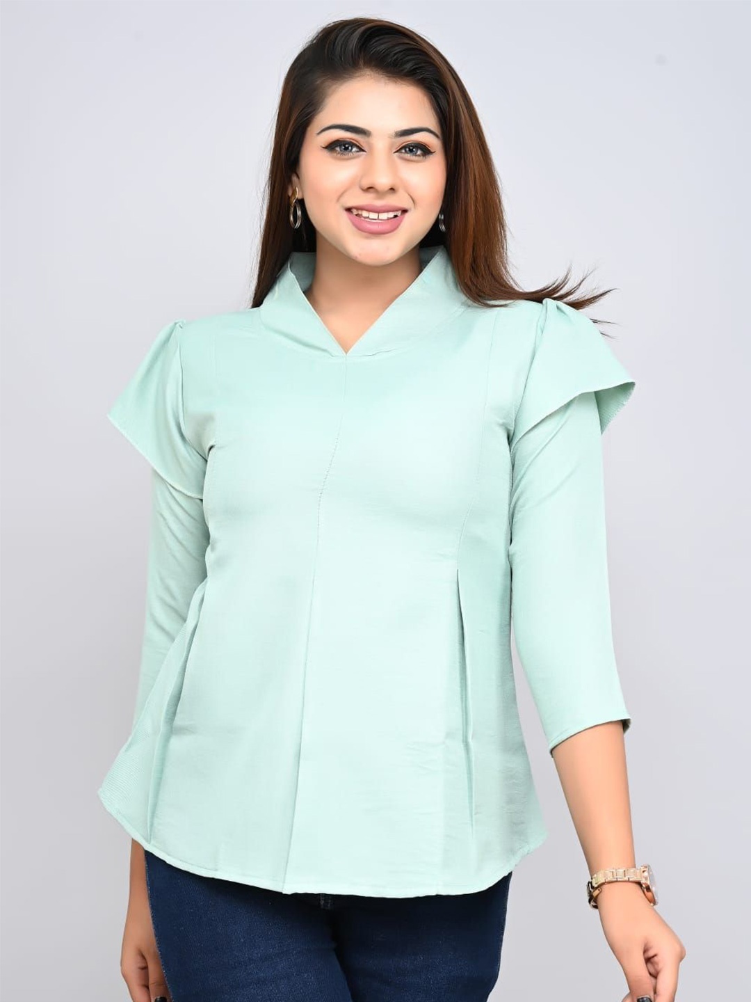 

FELLAMO Wome V-neck Regular Sleeves Shirt Style Top, Green