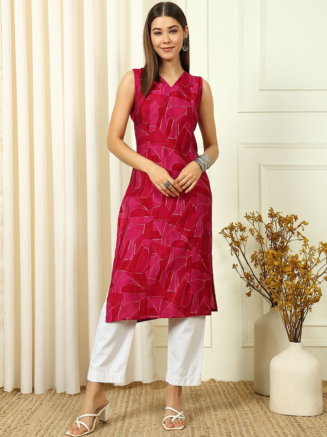 

Anouk Rustic Pink Abstract Printed V-Neck Straight Kurta
