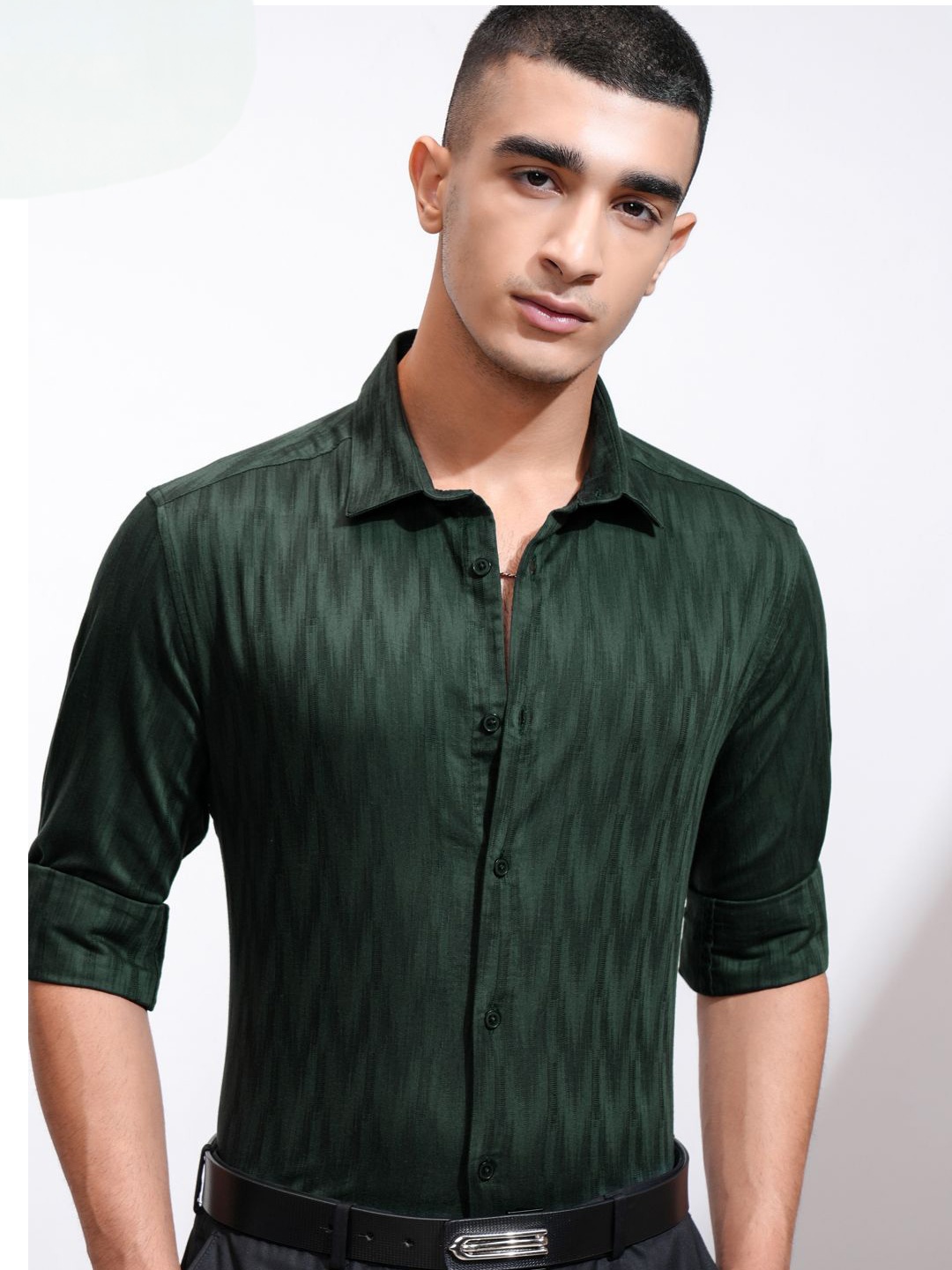 

Highlander Men Dobby Textured Solid Mui Occasion Slim Fit Shirt, Green