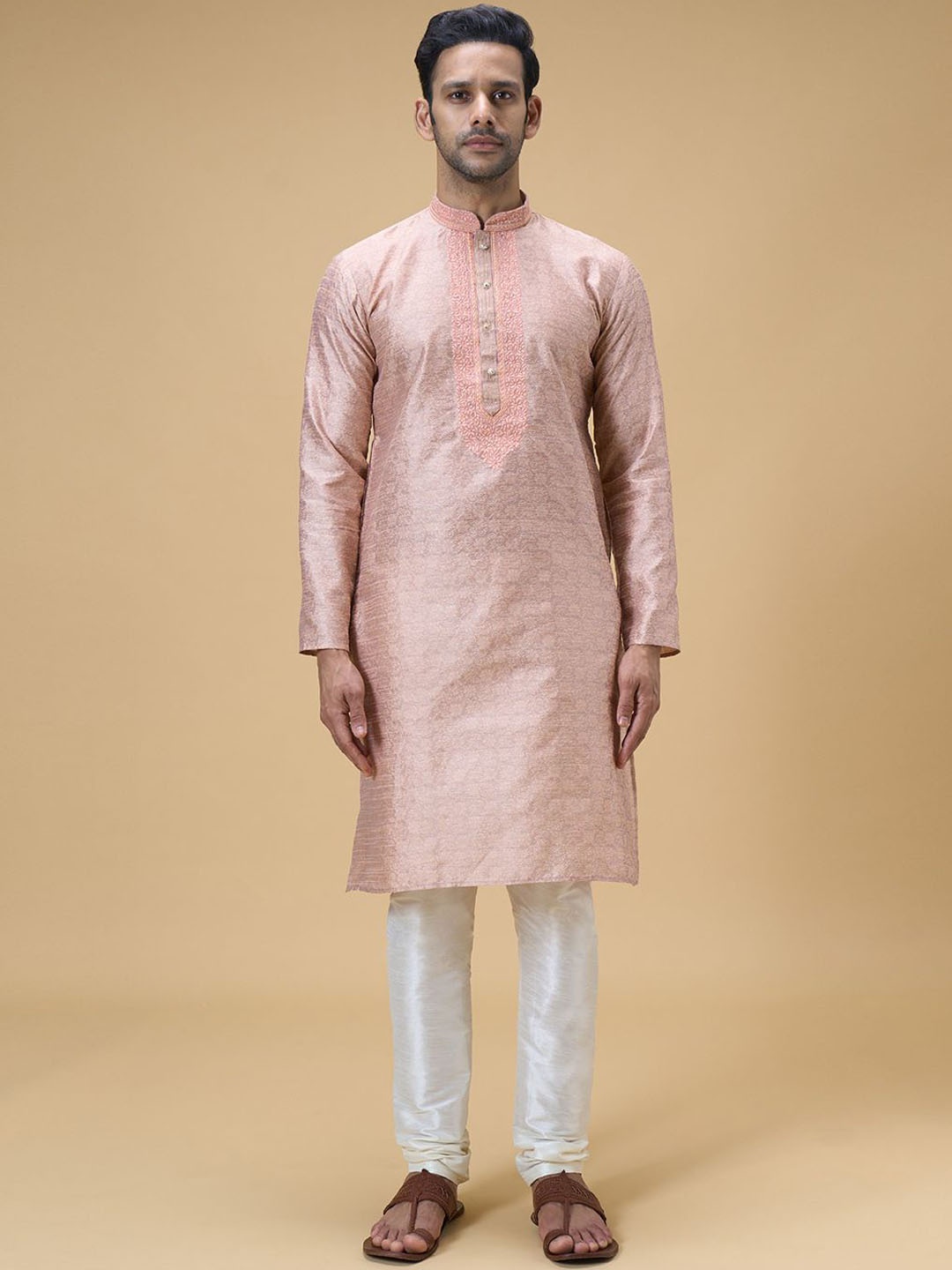 

Arihant Rai Sinha Mandarin Collar Floral Self Design Straight Kurta with Trouser, Peach