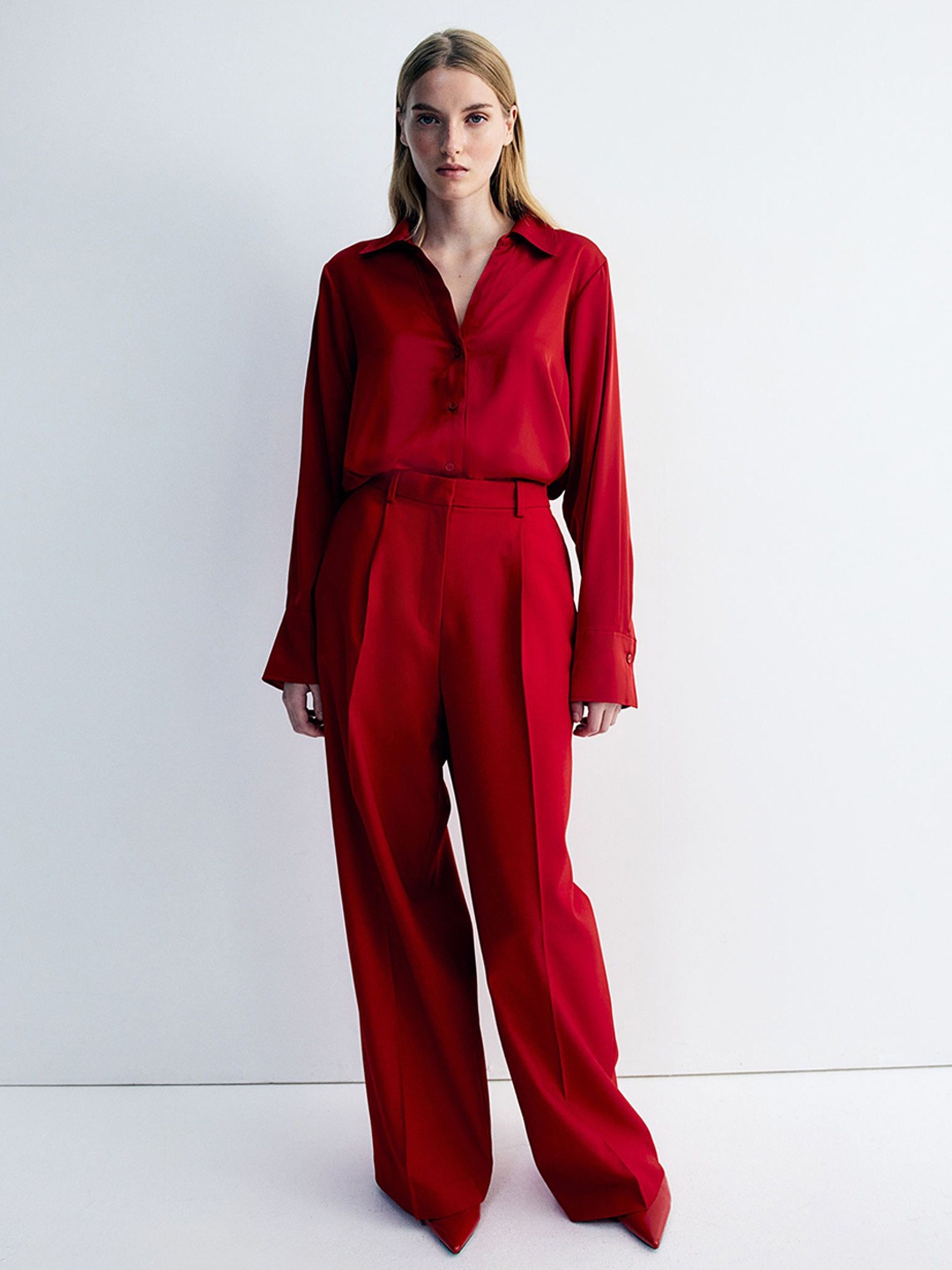 

H&M Women V-Neck Blouse, Red