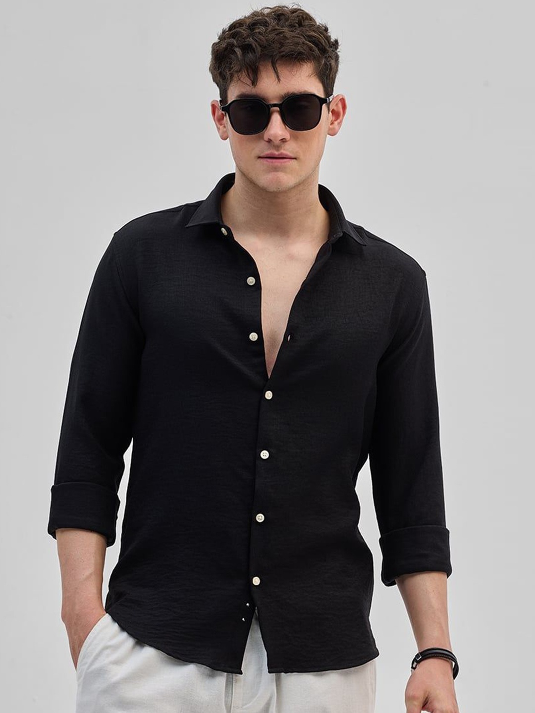 

Snitch Men Smart Spread Collar Solid Casual Shirt, Black