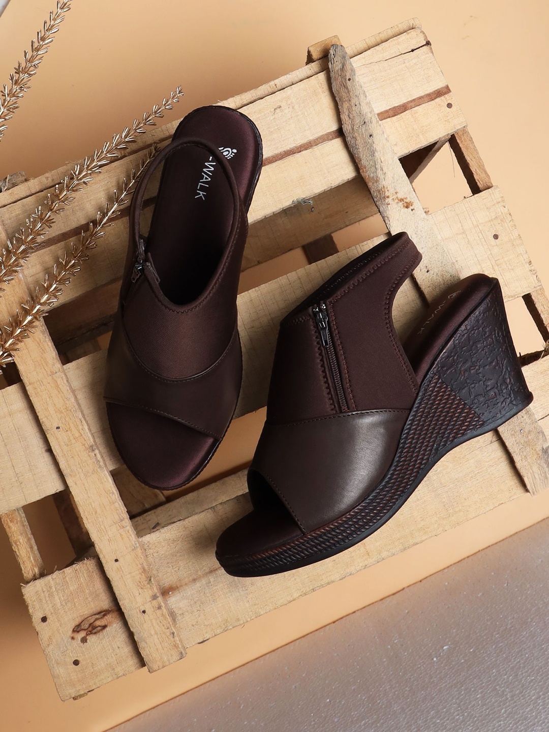 

V-WALK Women Mid-Top Open Toe Wedge Heel Sandals, Brown