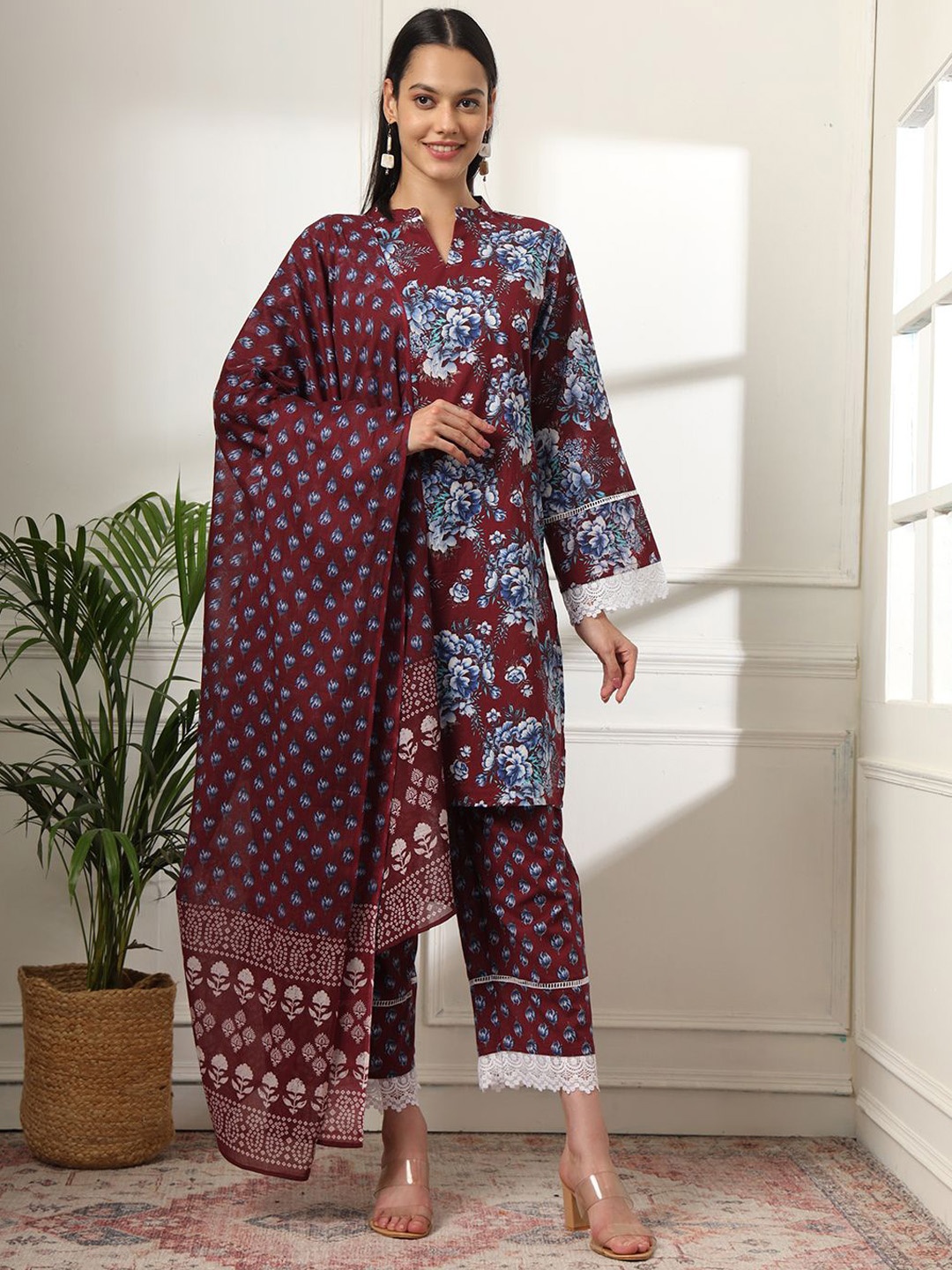 

Yufta Maroon Floral Printed Regular Pure Cotton Straight Kurta With Trouser With Dupatta