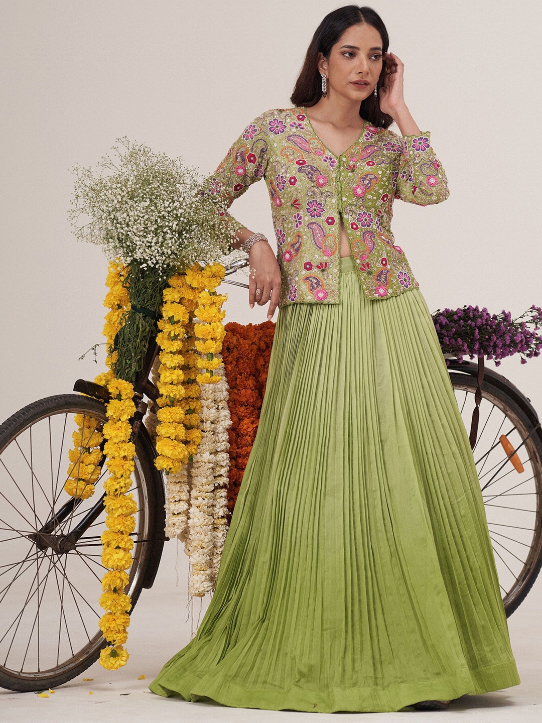 

HIRIKA&DHRUTI Embroidered Thread Work Ready to Wear Lehenga Choli, Green