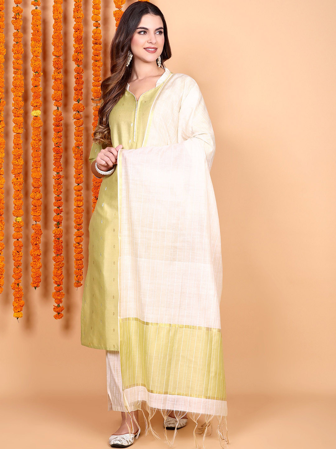 

Vastara the Label Geometric Printed Mandarin Collar Straight Kurta With Trousers & Dupatta, Green