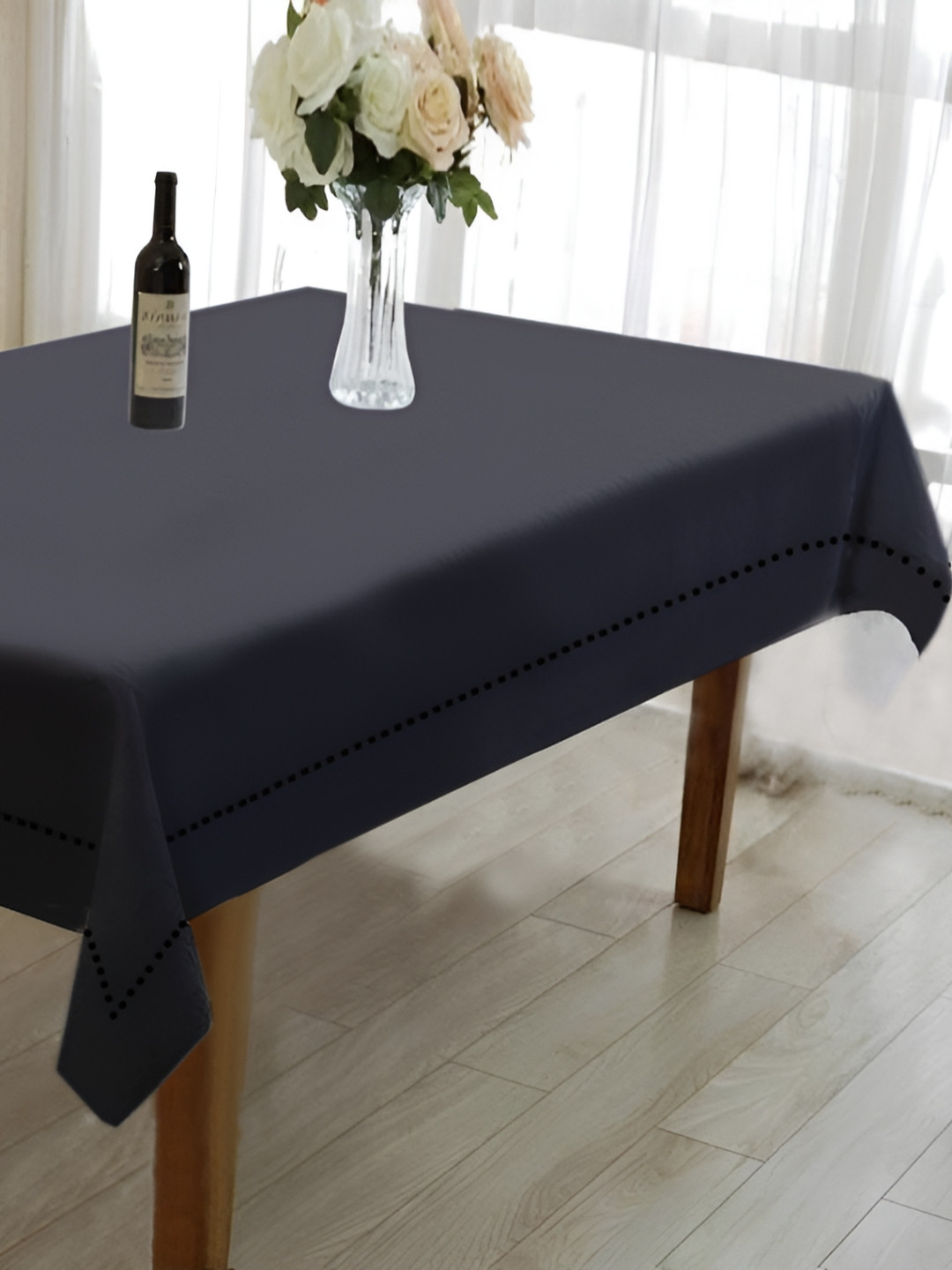 

Lushomes Black 6-Seater Pure Cotton Table Cover