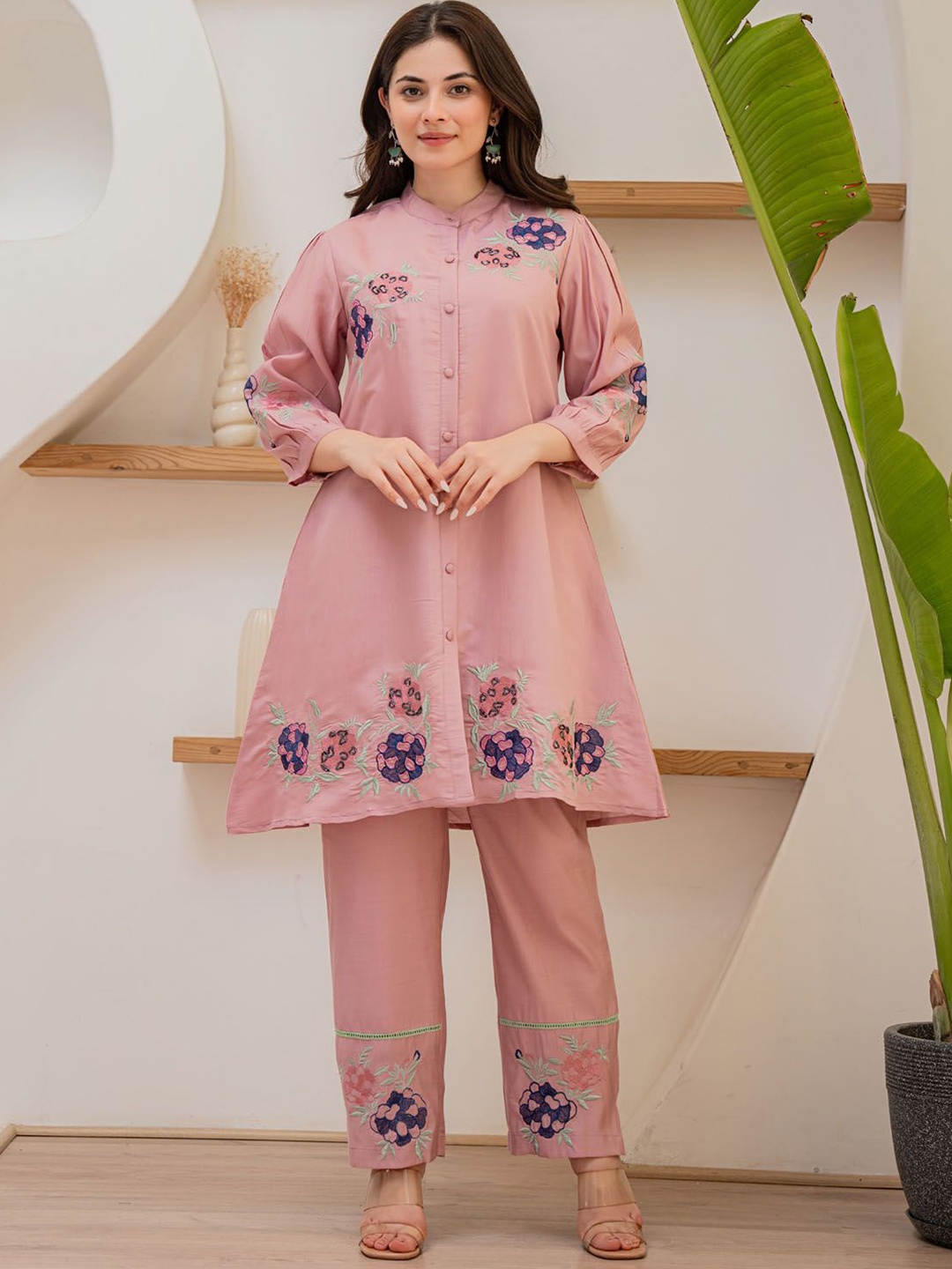

FASHION DWAR Floral Embroidered Band Collar Pure Silk Shirt With Trouser, Pink