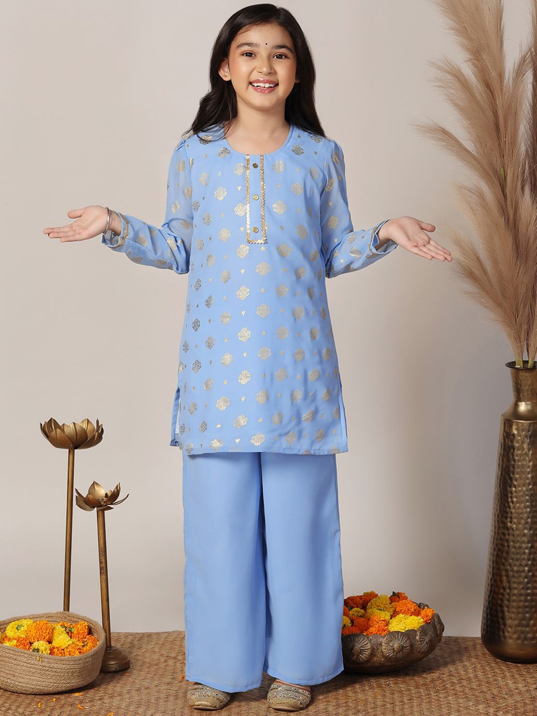 

FASHION DREAM Girls Floral Printed Gotta Patti Georgette Straight Kurta with Trousers, Blue