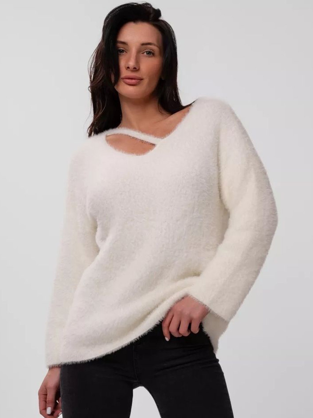 

LULU & SKY Women Solid V-Neck Long Sleeves Pullover Sweaters, White