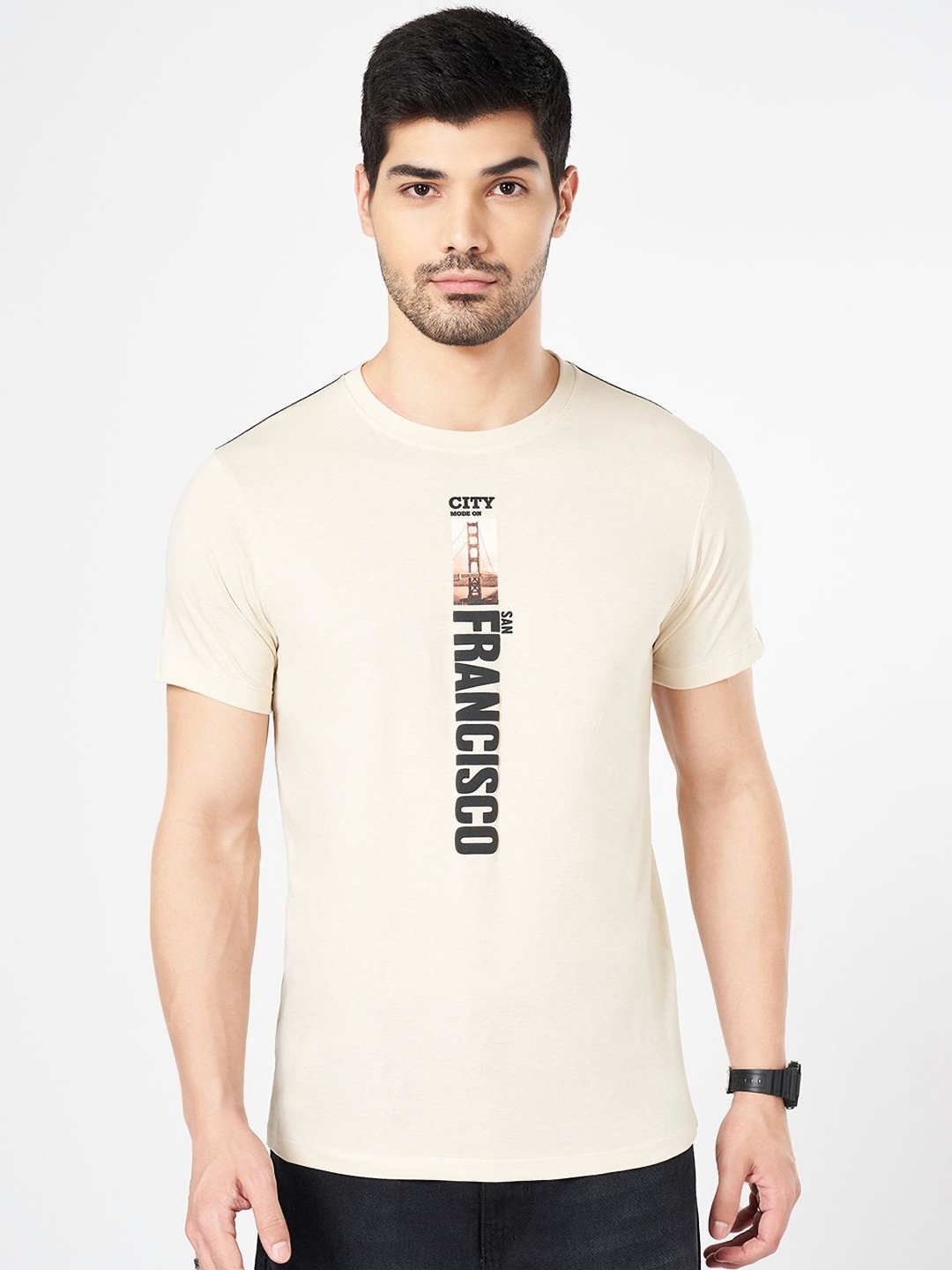 

SF JEANS by Pantaloons Men Typography Applique Slim Fit T-shirt, Khaki