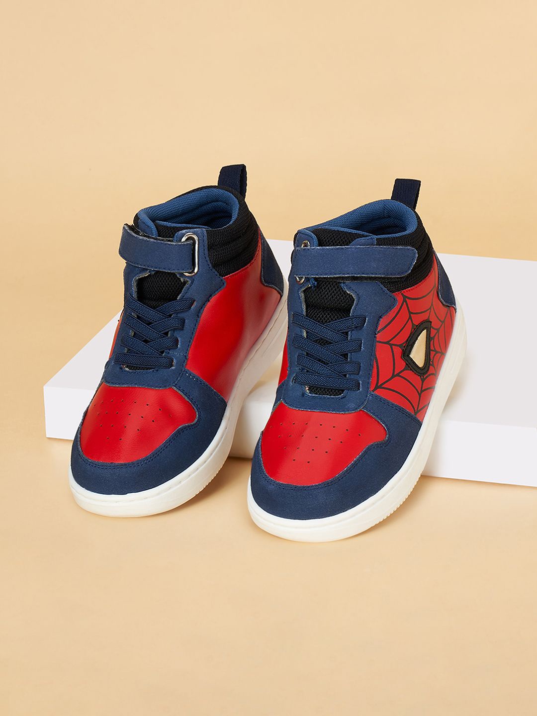 

Pantaloons Junior Boys Spider-Man Colourblocked PU Sneakers, Red