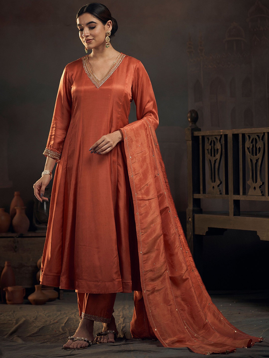 

HIRIKA&DHRUTI Women Embroidered Kurta with Harem Pants & With Dupatta, Orange