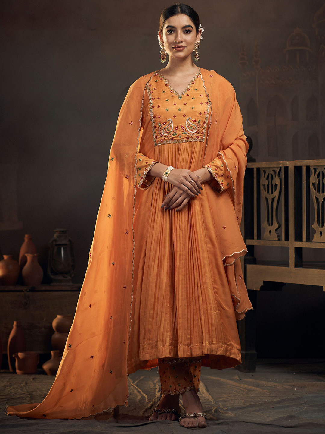 

HIRIKA&DHRUTI Women Embroidered Kurta with Harem Pants & With Dupatta, Yellow