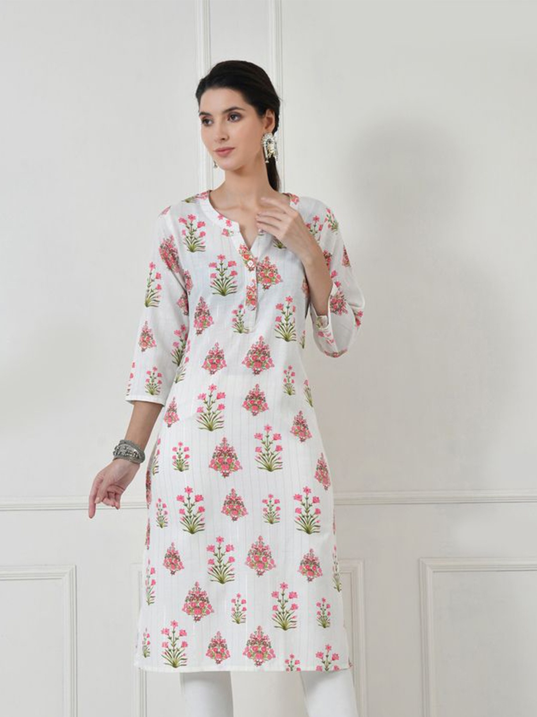 

TOLIKE Women Floral Printed Pure Cotton Above Knee Length Kurta, White