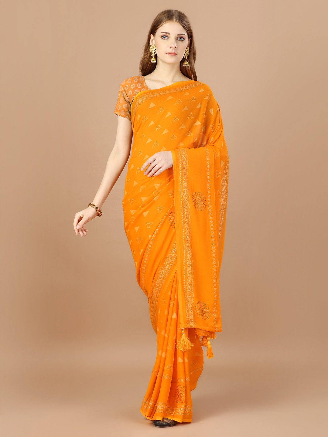 

DIVASTRI Embellished Saree With Blouse Piece, Yellow