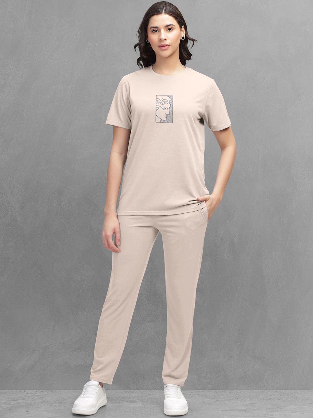 

HELLCAT Round Neck Printed T-Shirt With Trousers, Beige