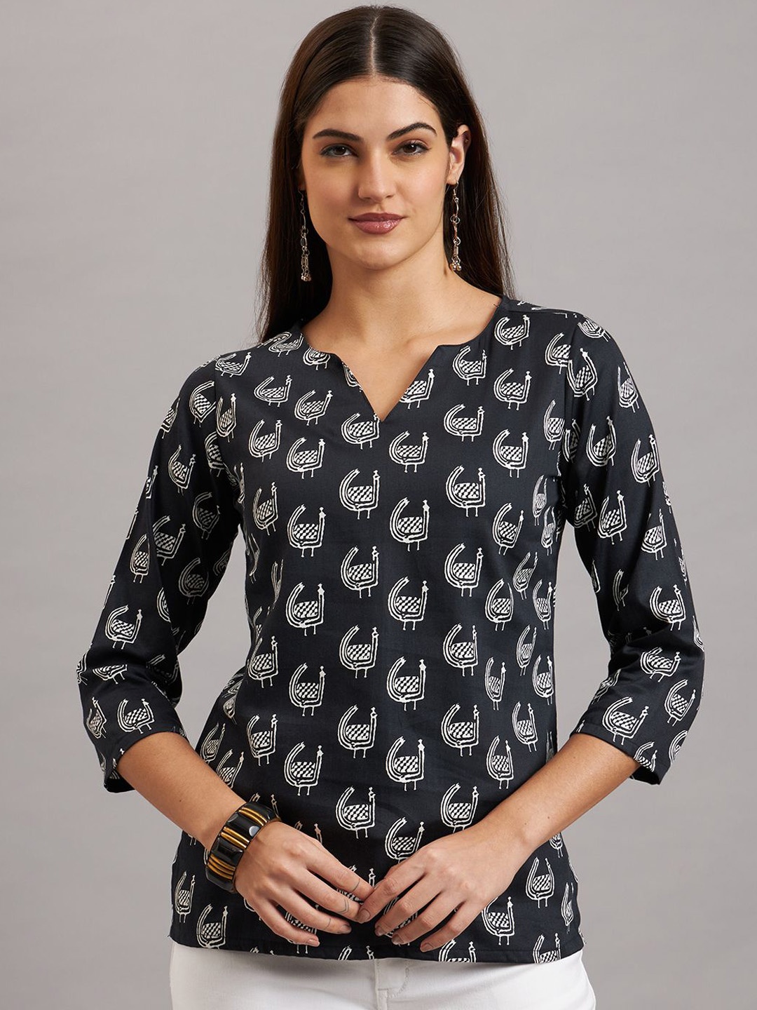 

Ojjasvi Quirky Printed Notch Neck Pure Cotton Straight Kurta, Black