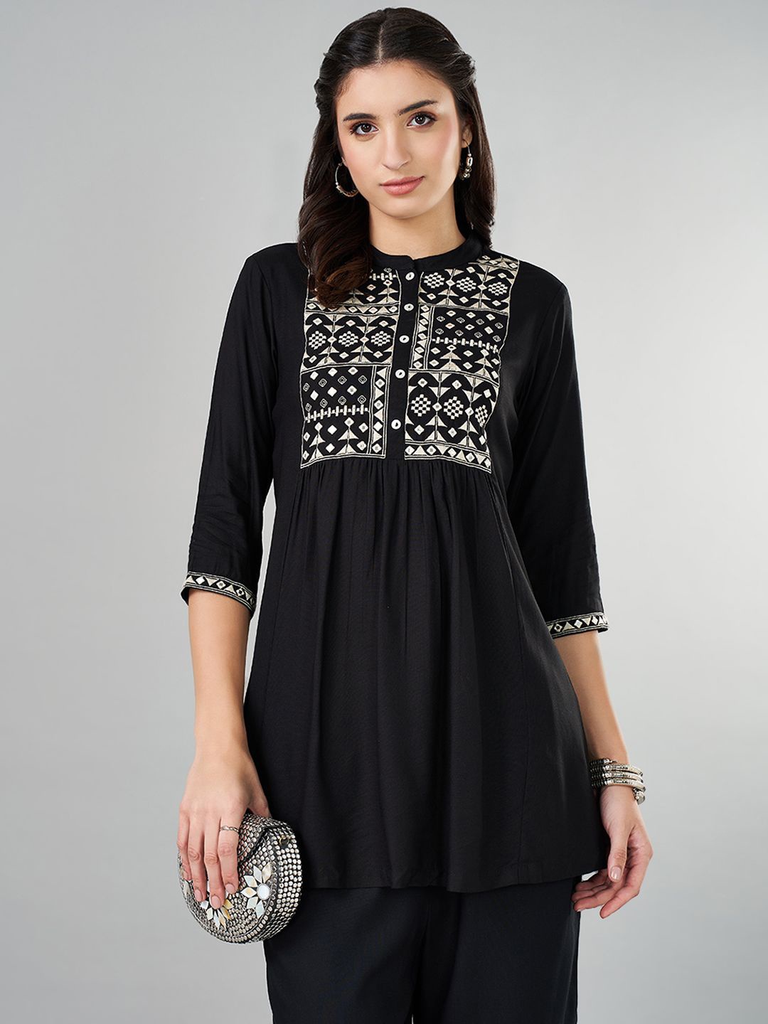 

RANGMANCH BY PANTALOONS Women Geometric Embroidered Cotton Tunic, Black