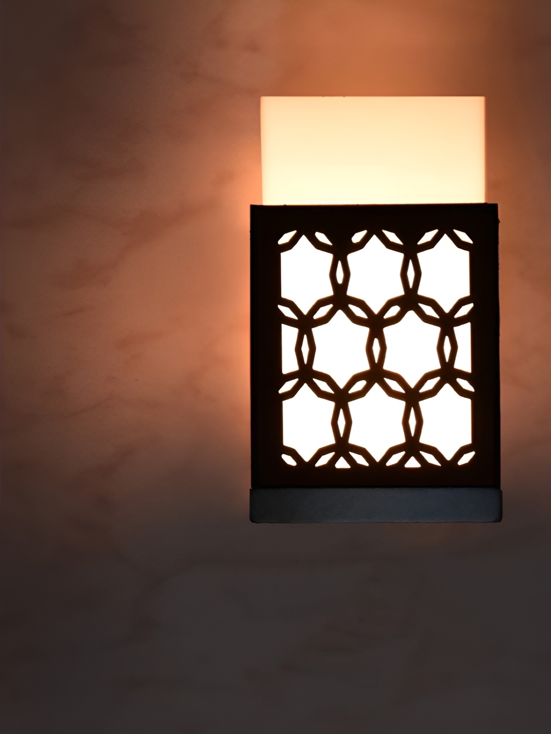 

Gojeeva Black & White Textured Wooden Square Shaped Wall Lamp