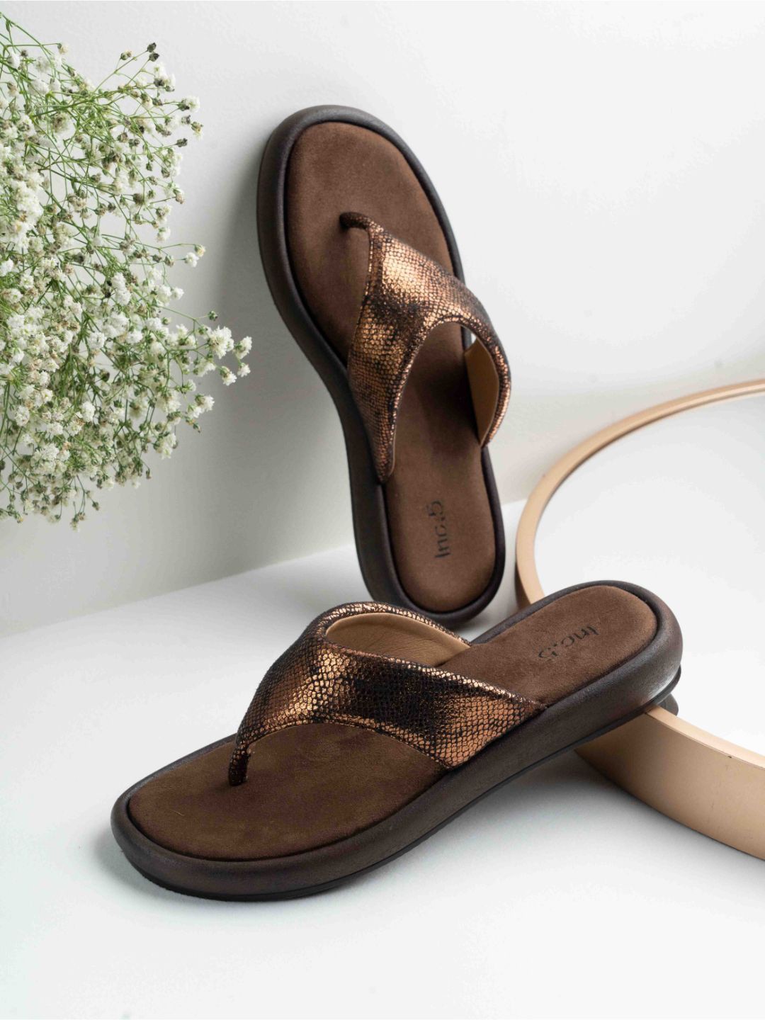 

Inc 5 Women Party Open Toe Flats, Gold