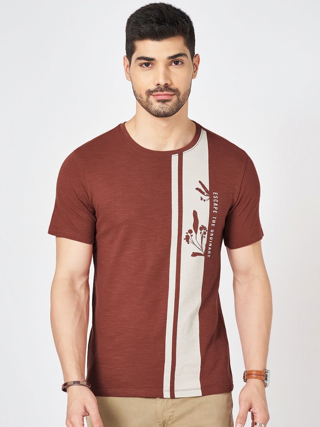 

Urban Ranger by pantaloons Men Typography Mandarin Collar Applique Slim Fit T-shirt, Khaki