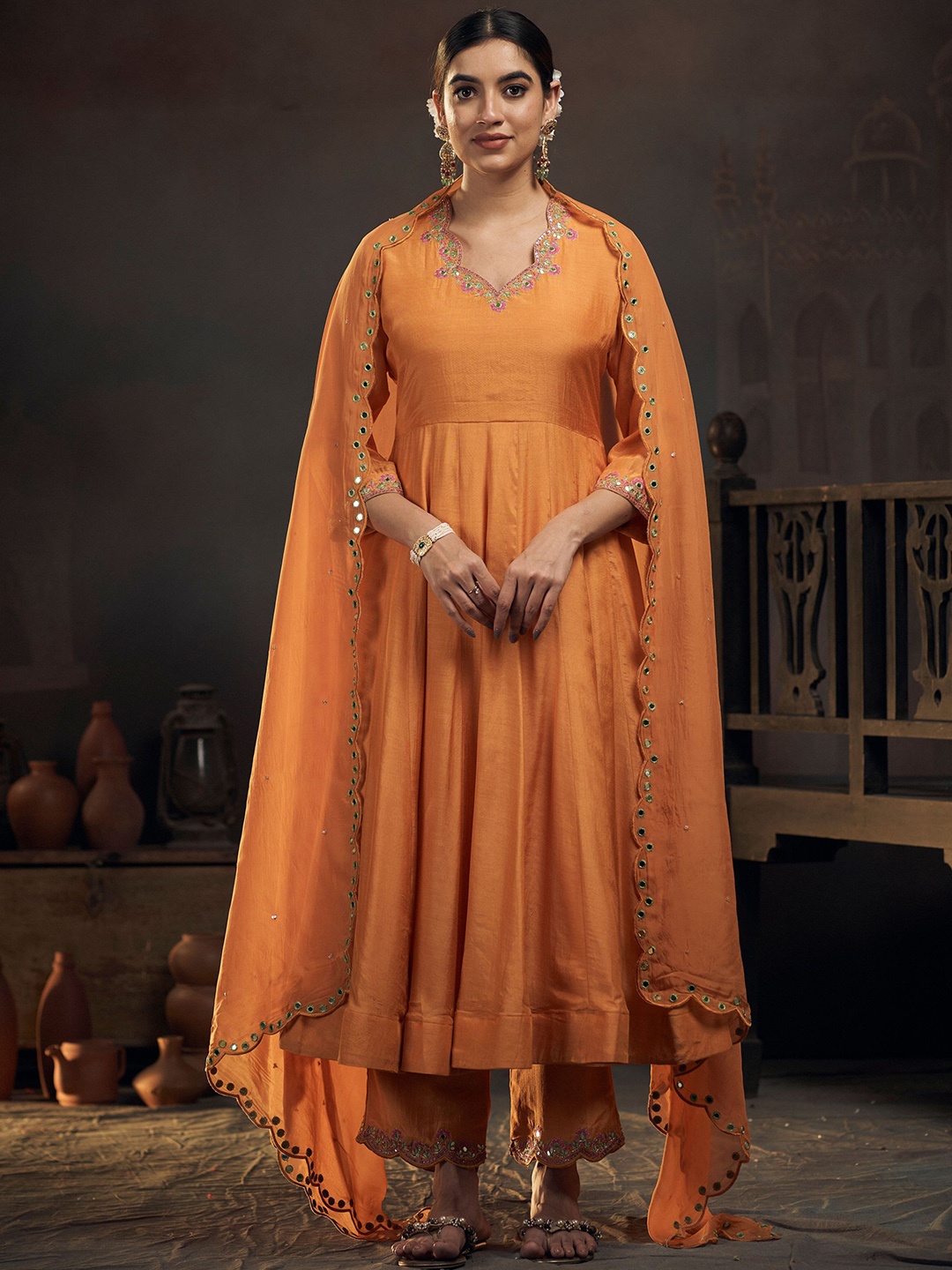 

HIRIKA&DHRUTI Women Embroidered Kurta with Harem Pants & With Dupatta, Yellow