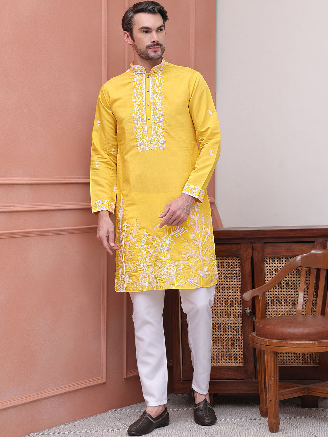

Jompers Floral Embroidered Mandarin Collar Long Sleeves Regular Kurta With Pyjama, Yellow