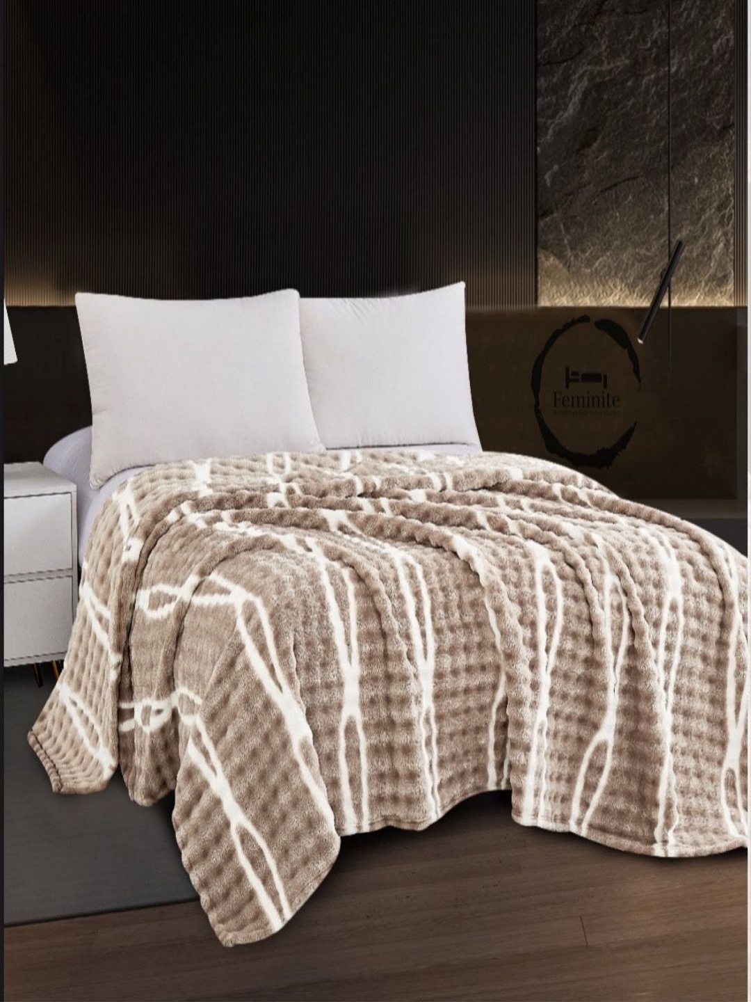 

The Gharnish Beige & White 400 GSM Double Bed Blanket