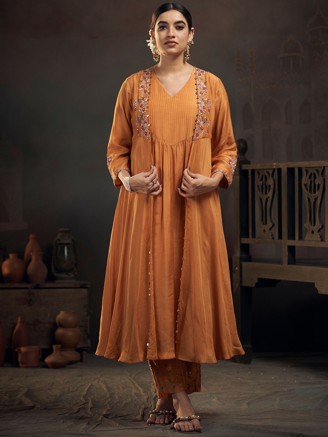 

HIRIKA&DHRUTI Women Embroidered Kurta with Harem Pants, Yellow