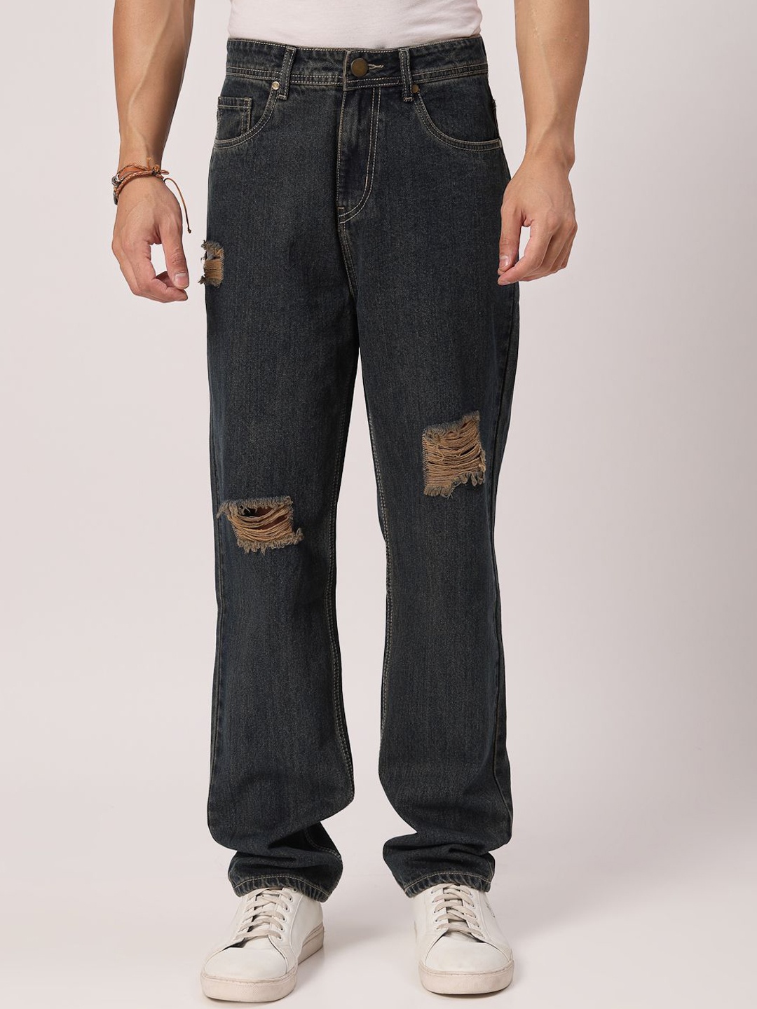 

Style Quotient Men Relaxed Cotton Fit Mildly Distressed Light Fade Jeans, Blue