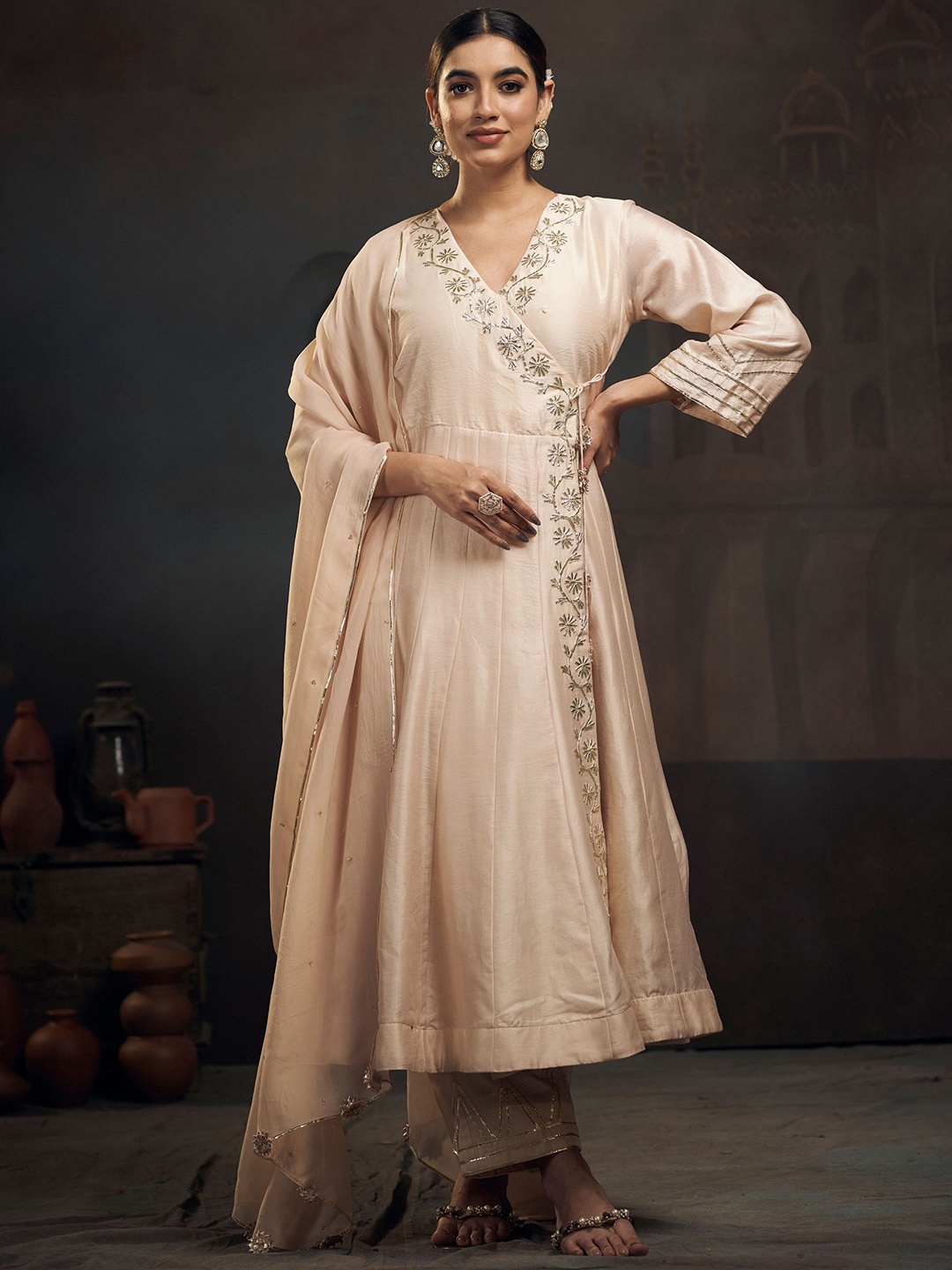 

HIRIKA&DHRUTI Women Embroidered Kurta with Harem Pants & With Dupatta, Beige