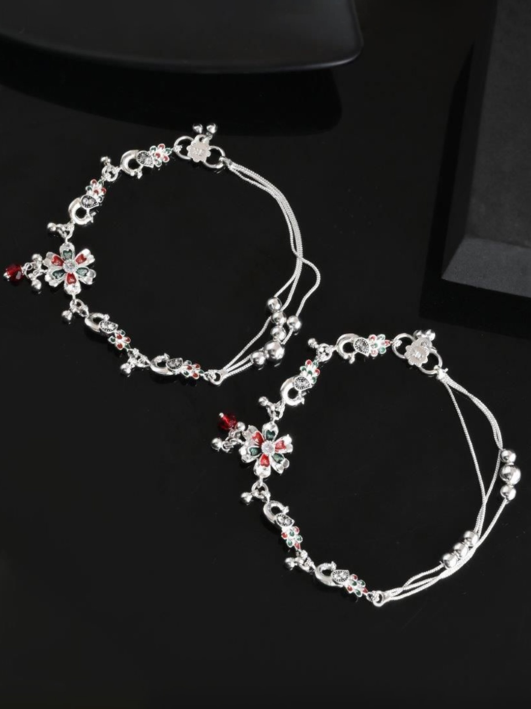 

VOJ Set Of 2 Silver-Plated Traditional Peacock Shaped Artificial Beaded Anklets