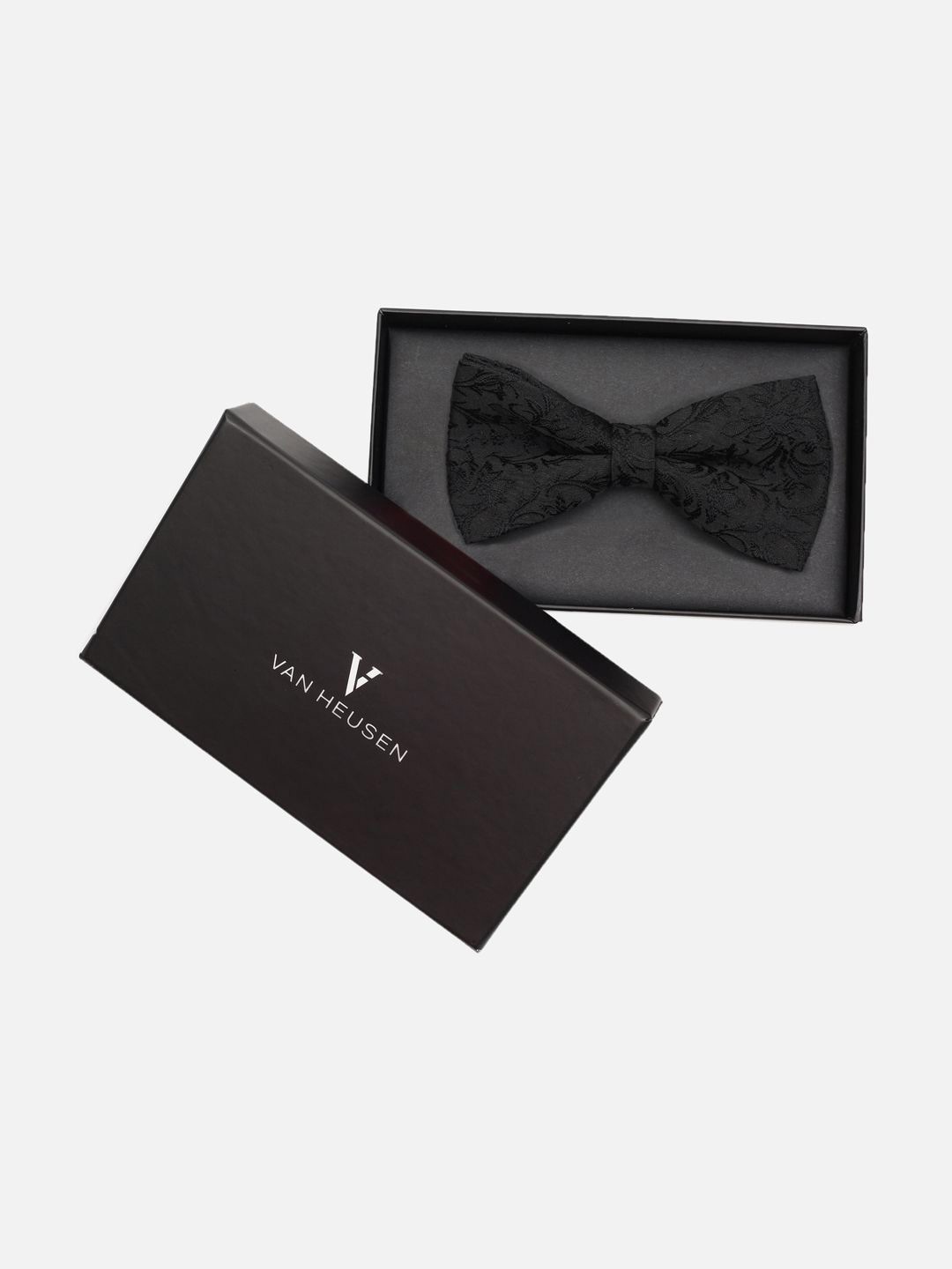 

Van Heusen Men Printed Bow Tie, Black