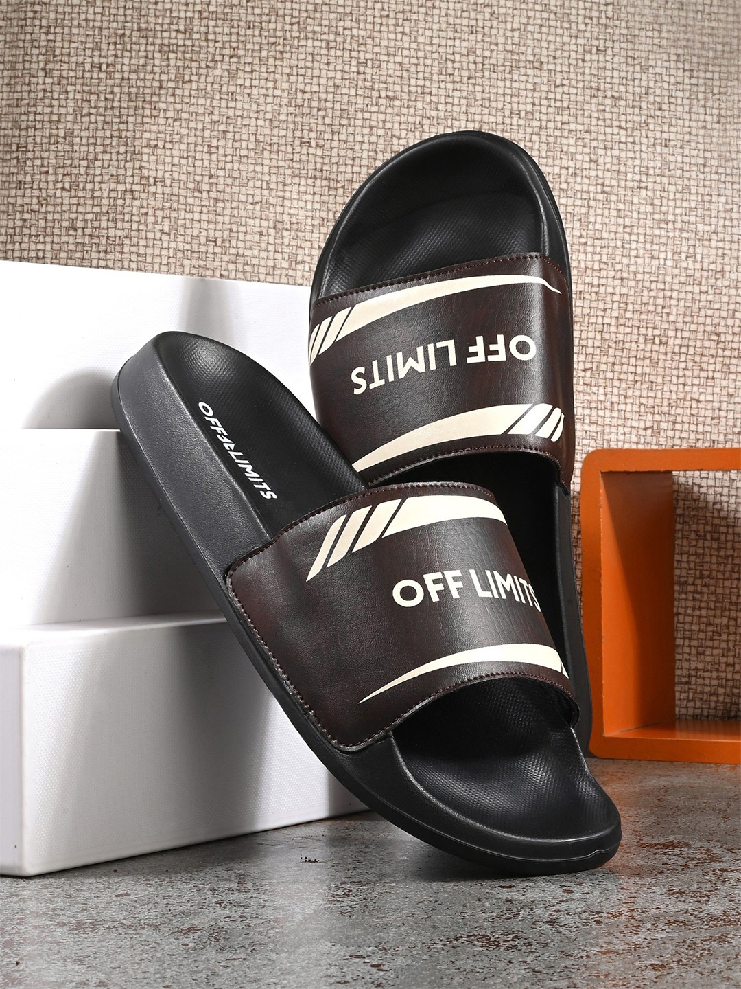 

OFF LIMITS Men Colourblocked Sliders, Brown