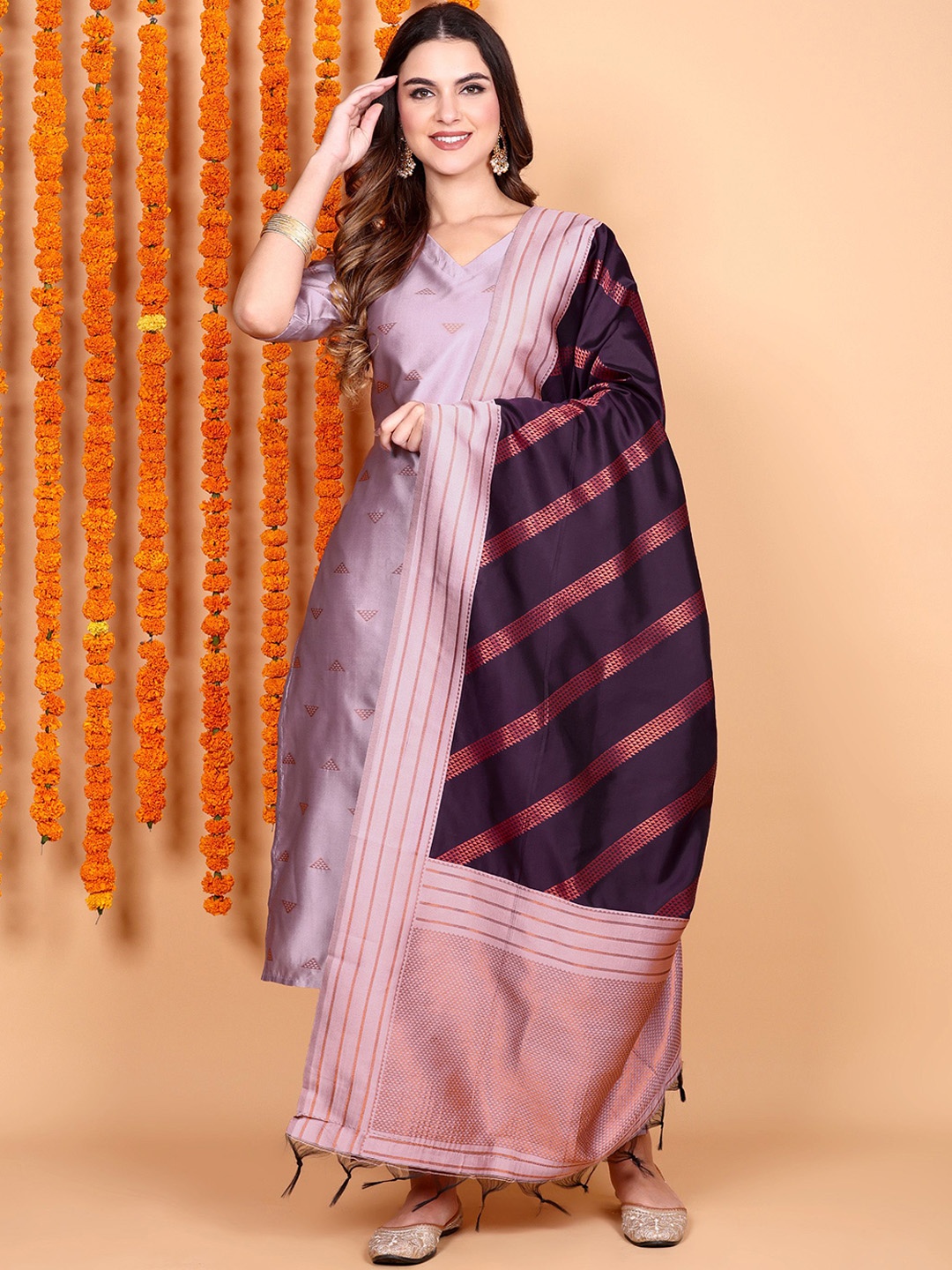 

Vastara the Label Geometric Woven Design V-Neck Straight Kurta With Trouser & Dupatta, Pink